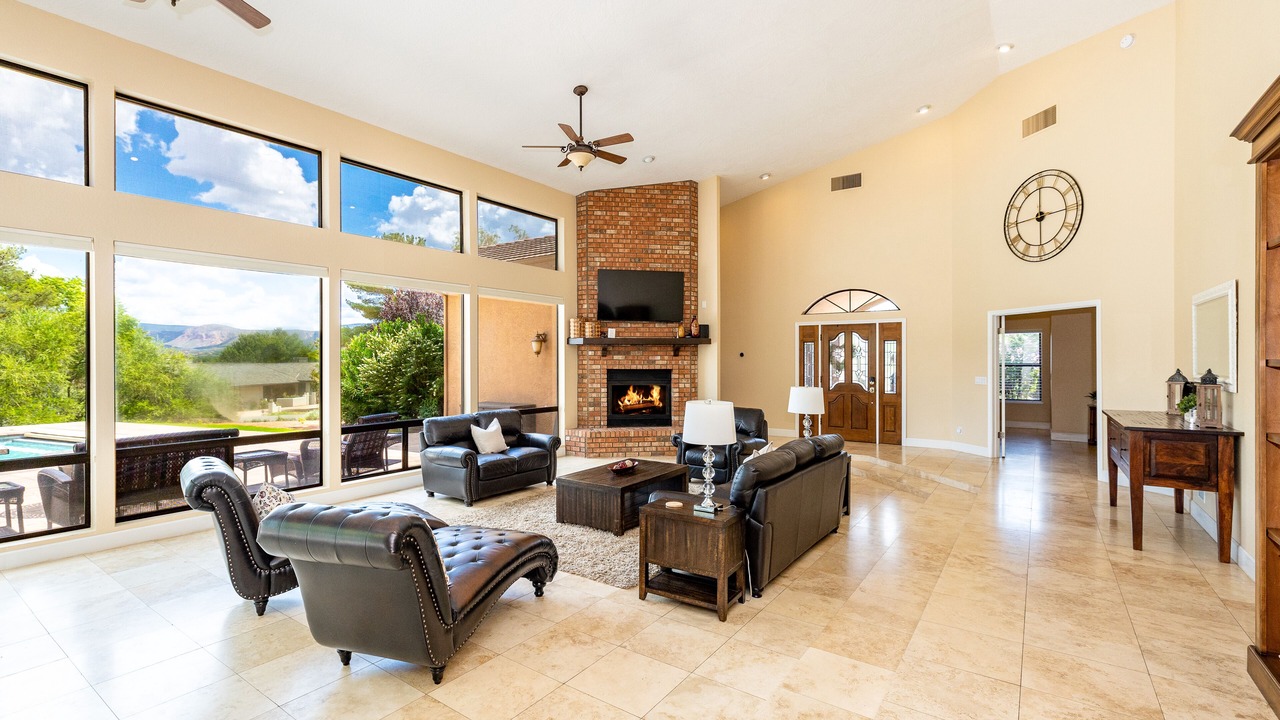 Photo of Livingroom in Oak Creek