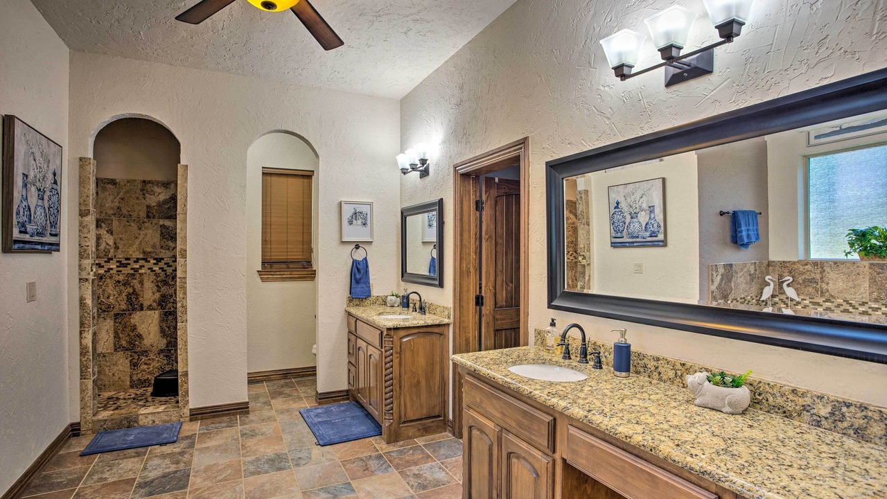 Photo of Bathroom in Elmo