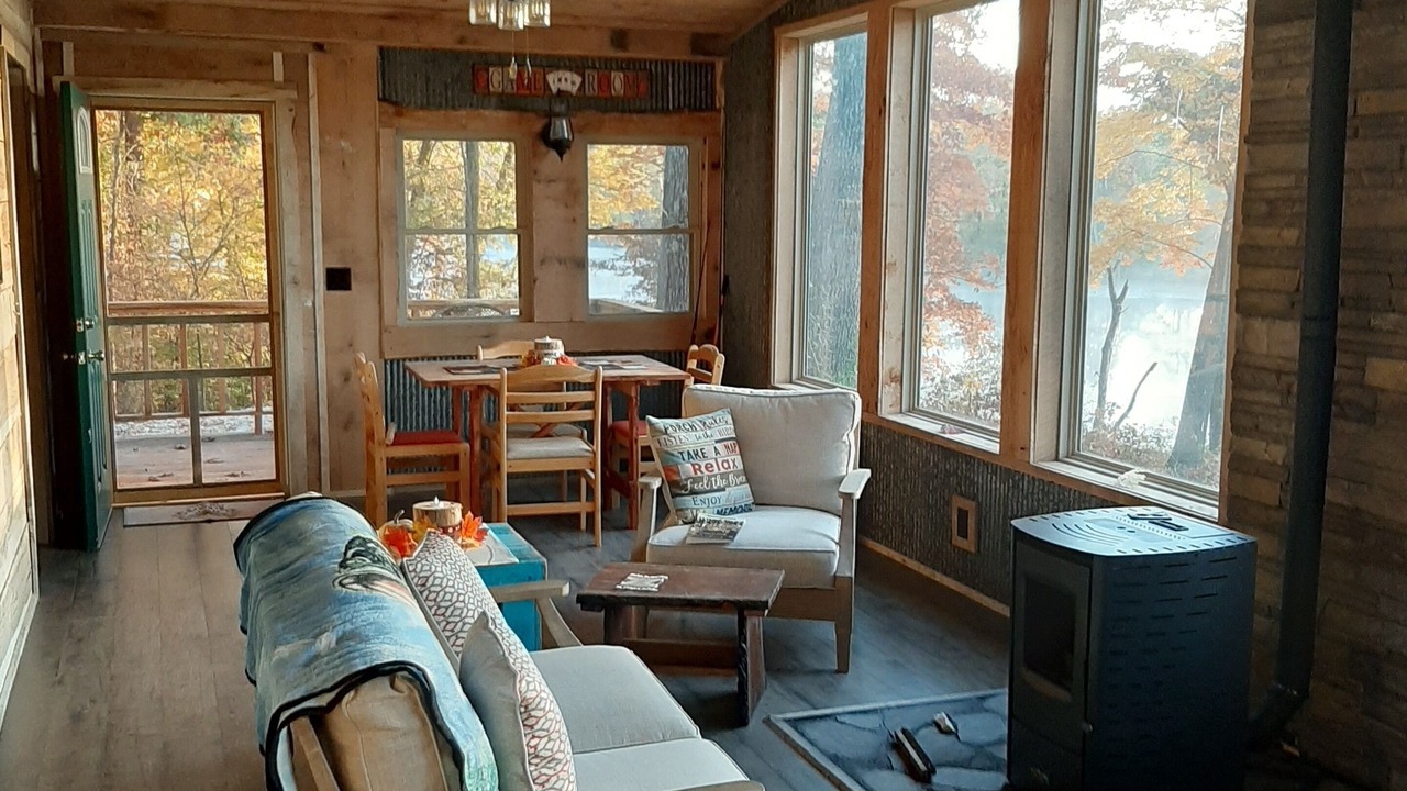 Photo of Livingroom in Jasonville