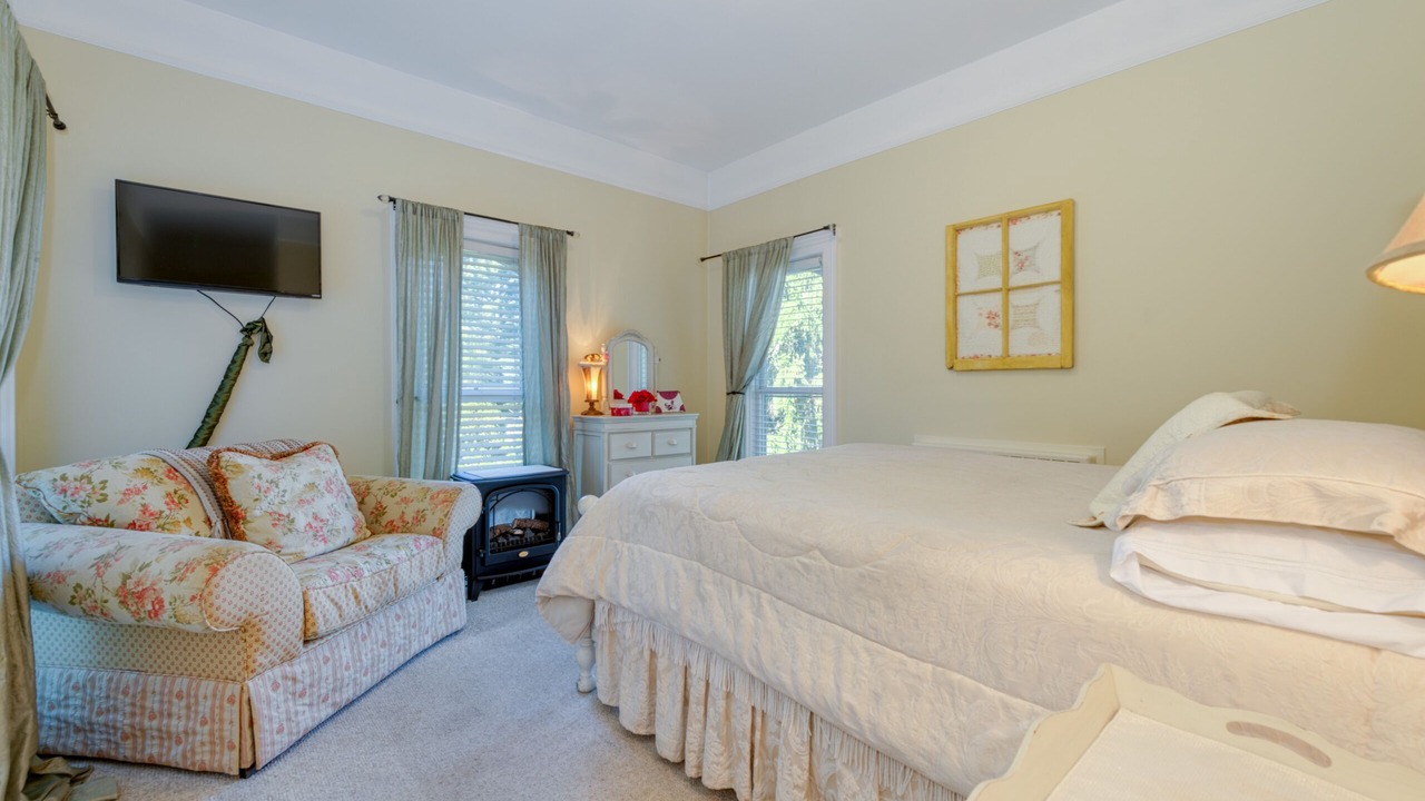 Photo of Bedroom in South Haven