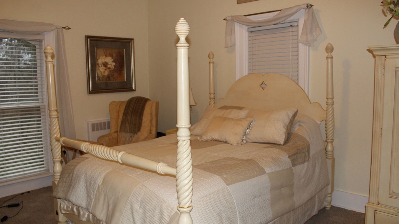 Photo of Bedroom in South Haven