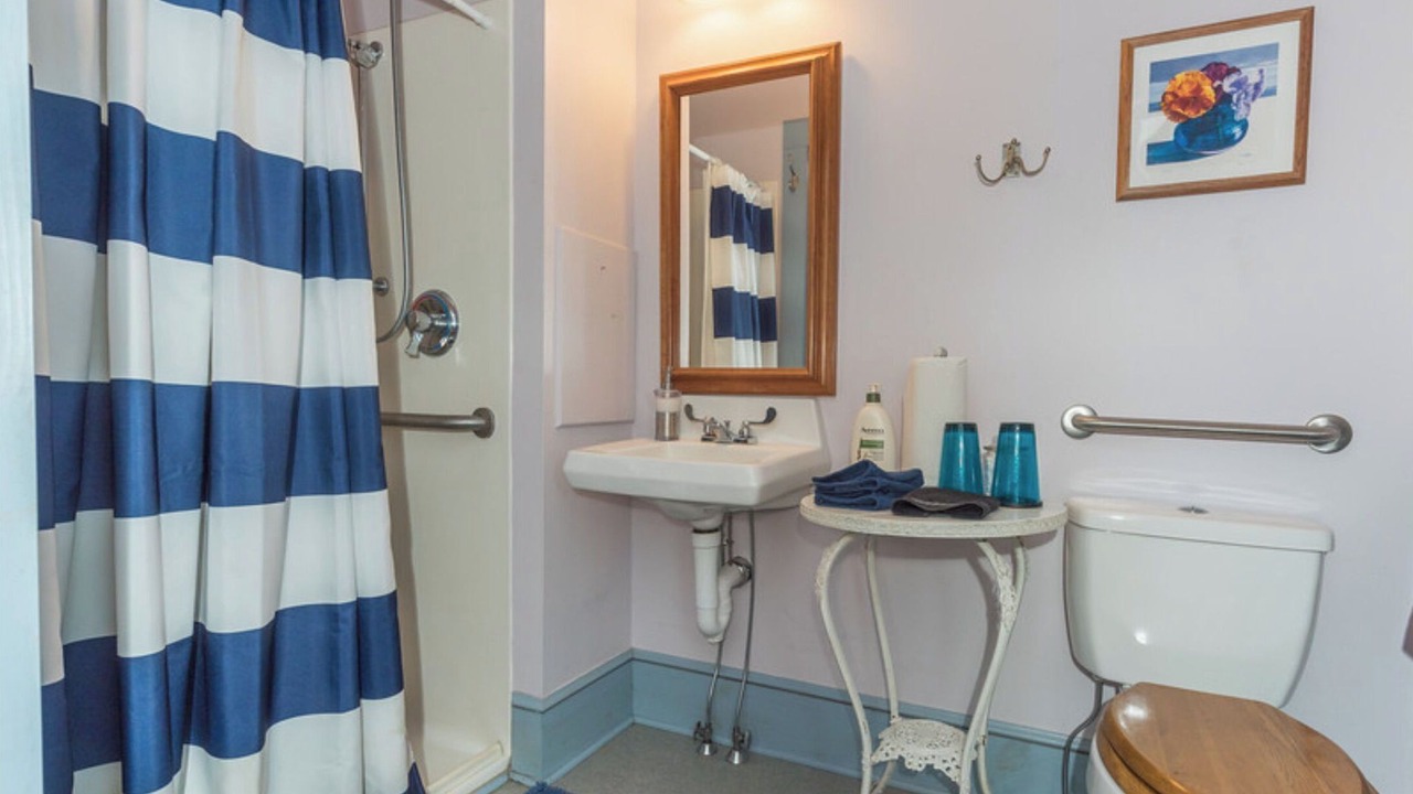 Photo of Bathroom in Alton