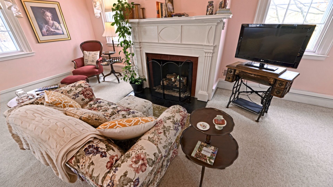 Photo of Livingroom in Canandaigua
