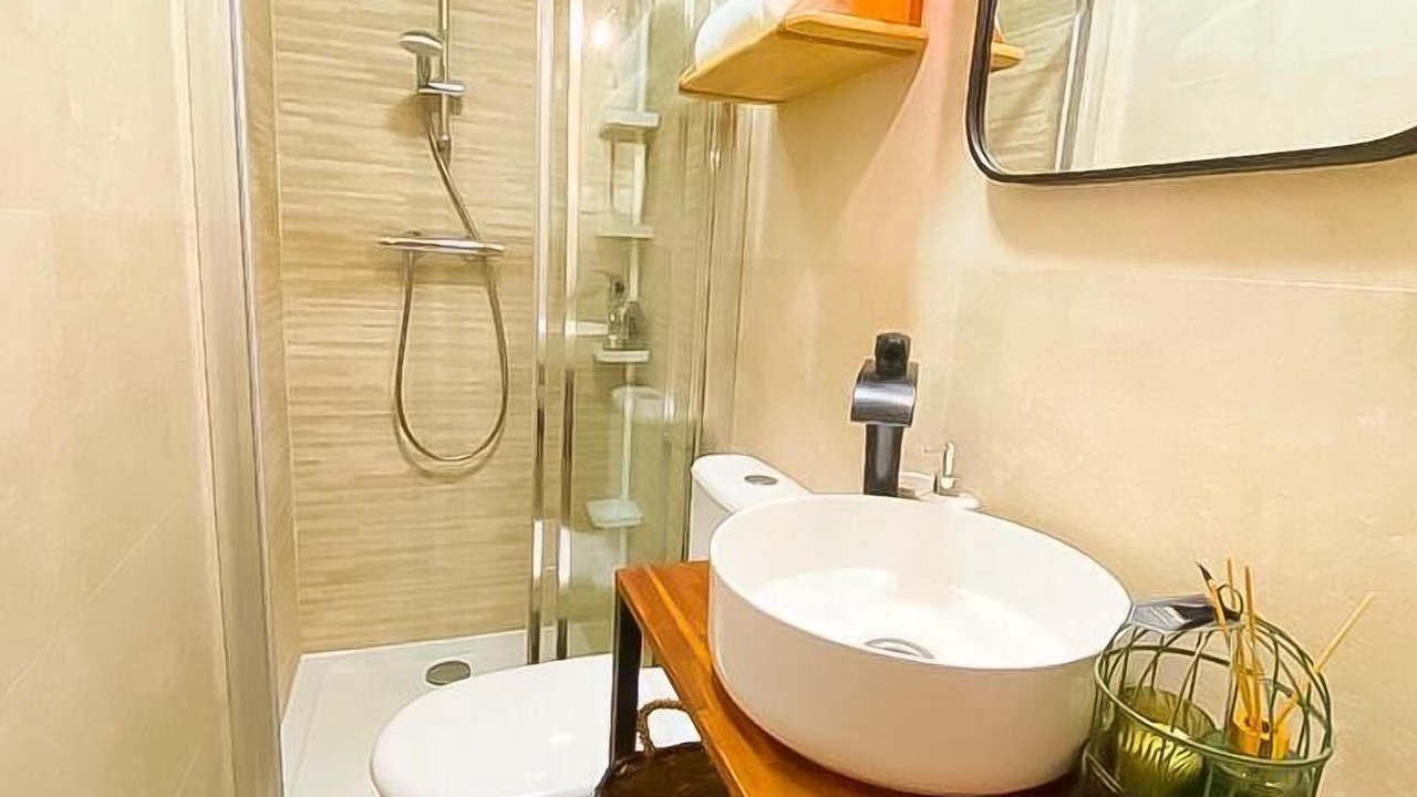 Photo of Bathroom in Plateau — Pyramide