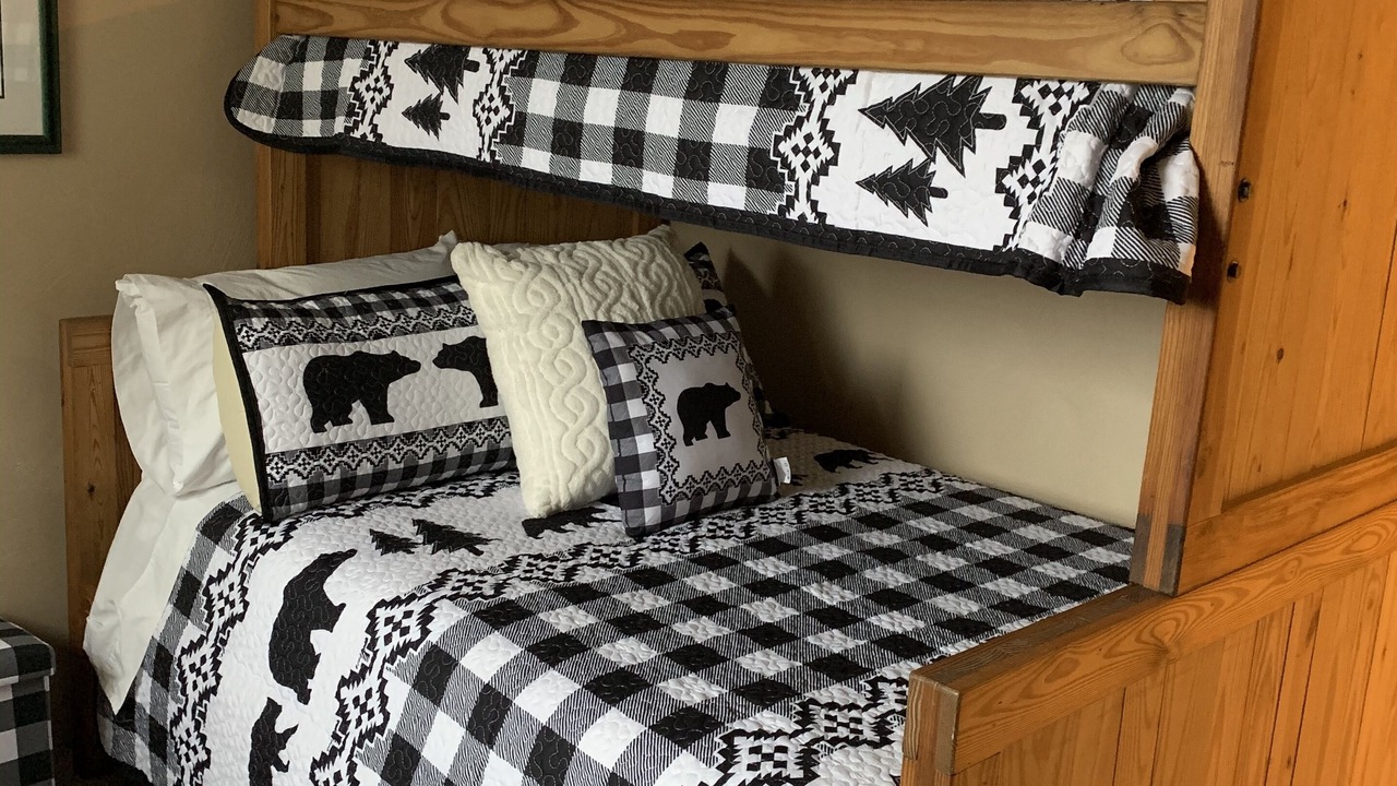 Photo of Bedroom in Seven Springs