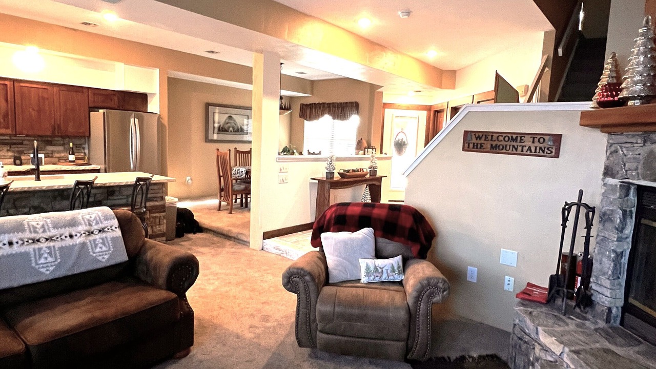Photo of Livingroom in Seven Springs