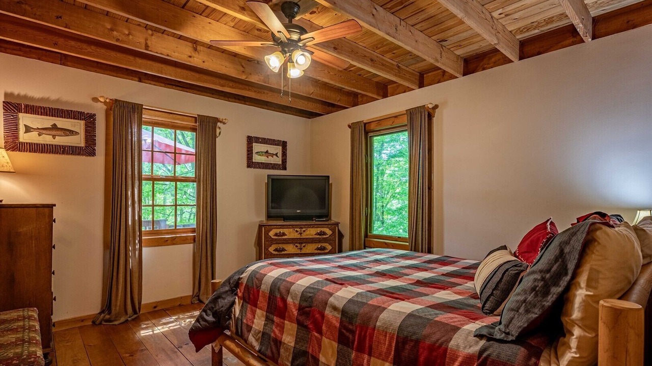 Photo of Bedroom in Town of Webb