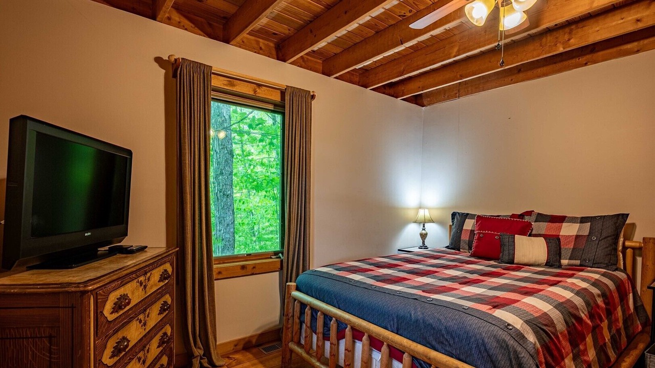 Photo of Bedroom in Town of Webb