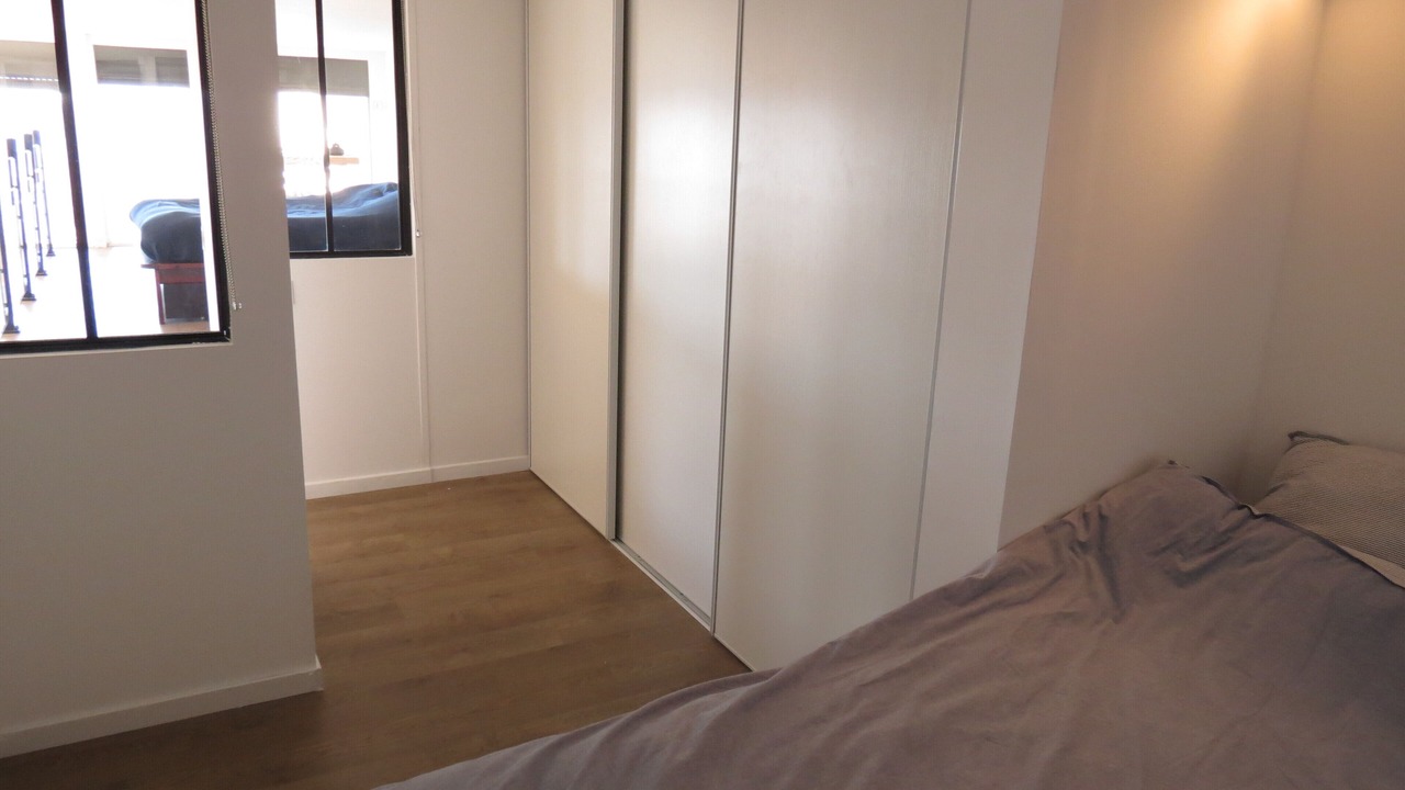 Photo of Bedroom in Comedie