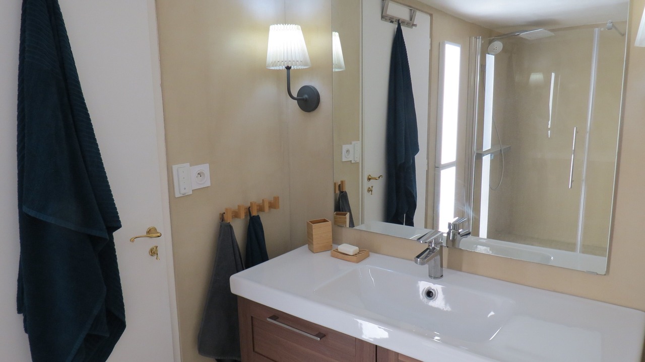 Photo of Bathroom in Comedie