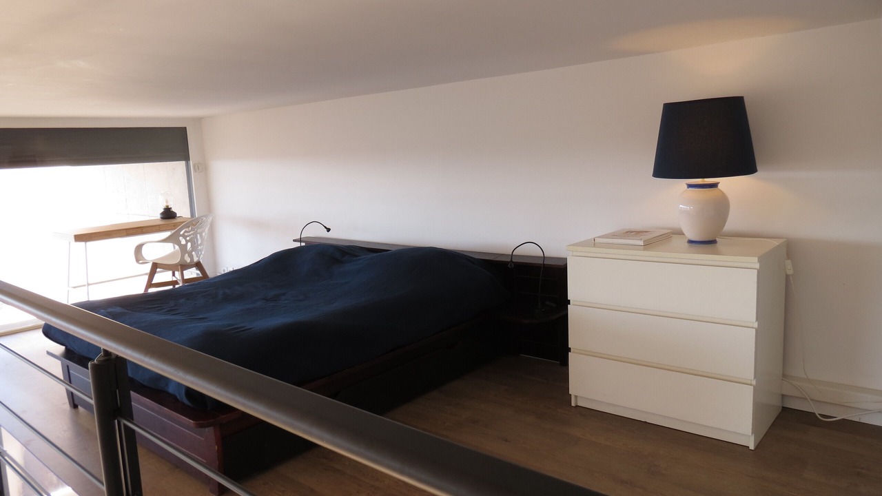 Photo of Bedroom in Comedie