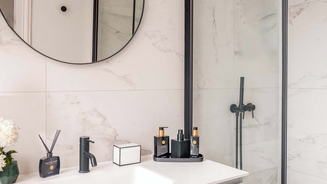 Photo of Bathroom in Deauville City Centre