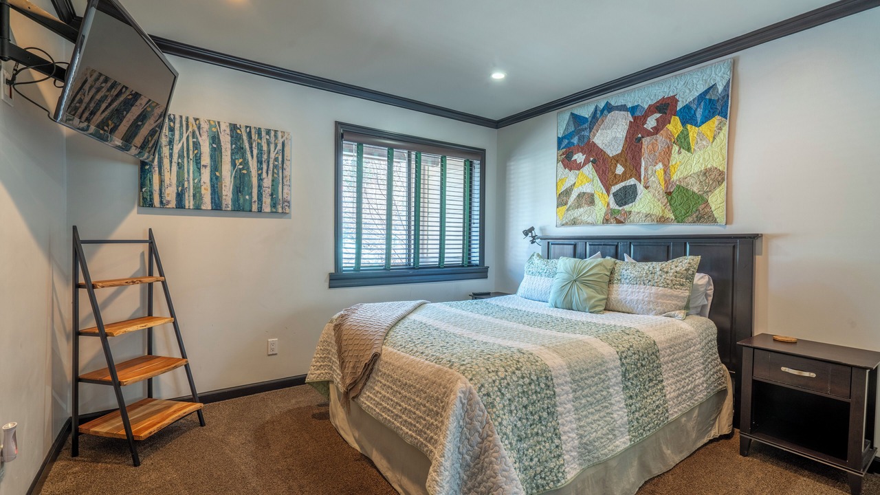Photo of Bedroom in June Lake