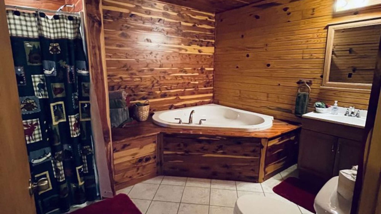 Photo of Bathroom in Eureka Springs