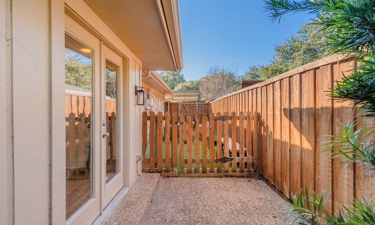 Photo of Patio Balcony in Plano