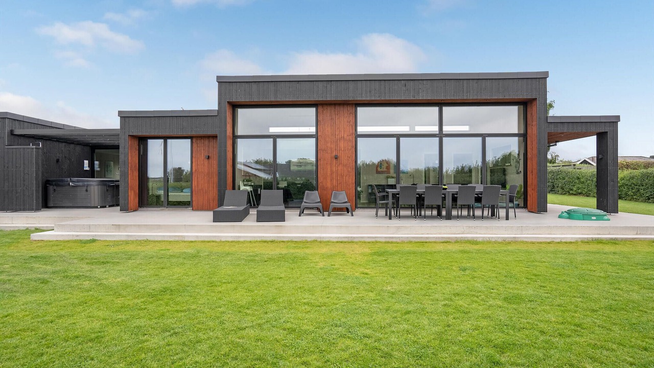 Photo of Others in Flovt Strand