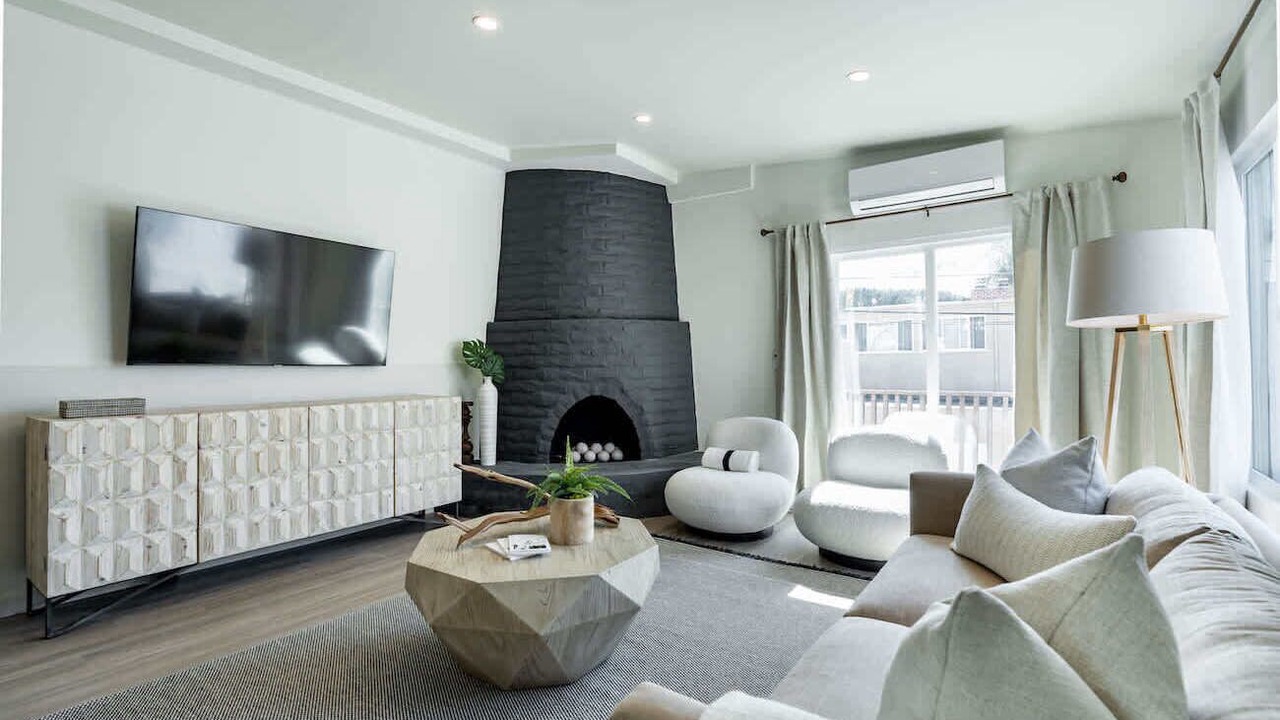 Photo of Livingroom in Beach Barber Tract