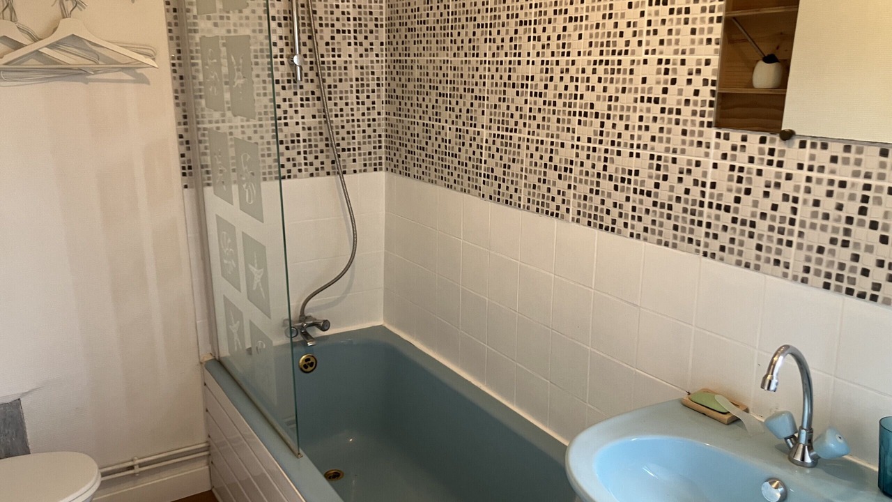 Photo of Bathroom in Saint-Pierre-le-Vieux