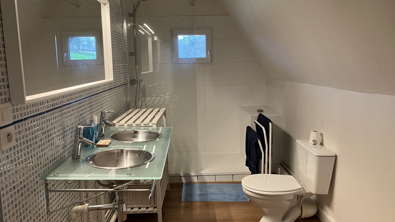 Photo of Bathroom in Saint-Pierre-le-Vieux