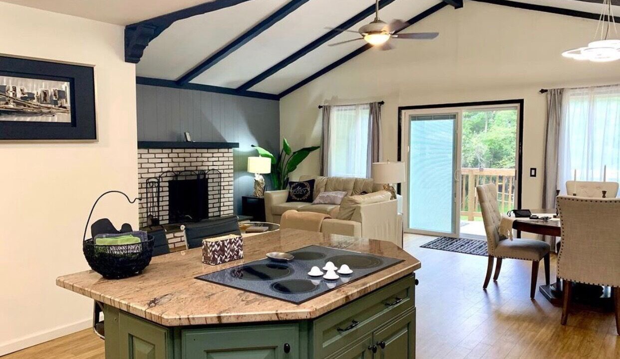 Photo of Livingroom in Long Pond