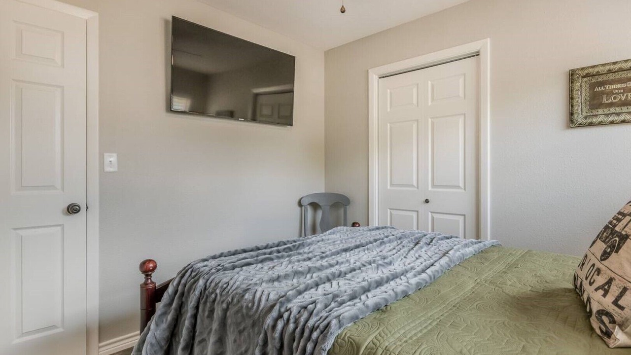 Photo of Bedroom in Dumas
