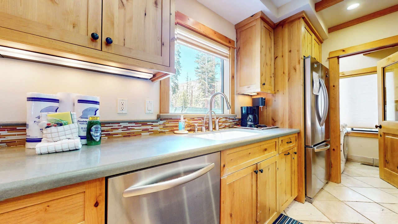Photo of Kitchen in Mammoth Lakes