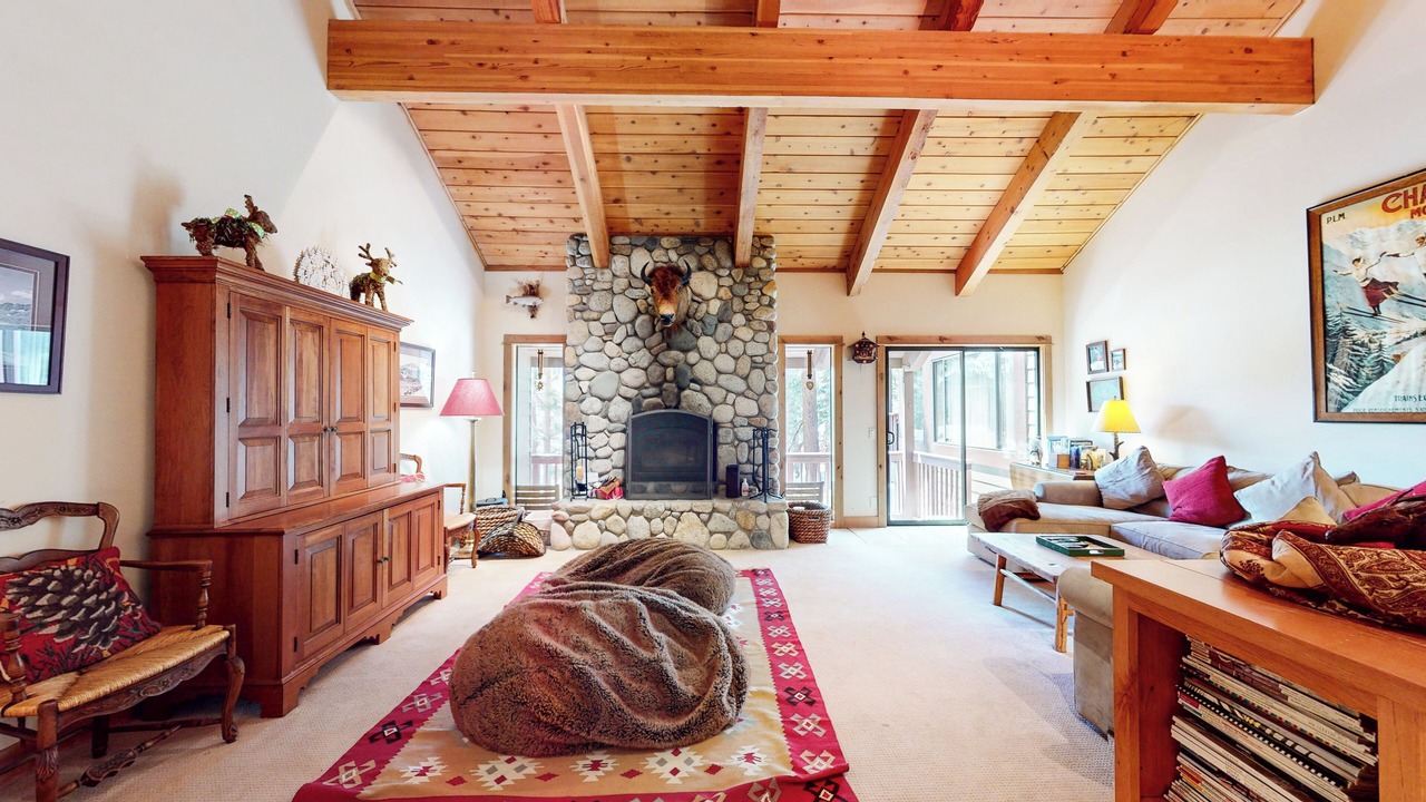 Photo of Livingroom in Mammoth Lakes