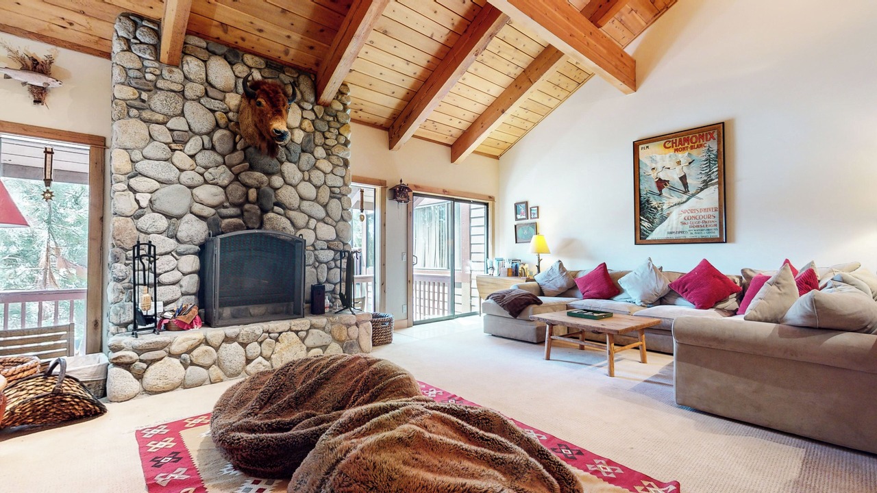 Photo of Livingroom in Mammoth Lakes