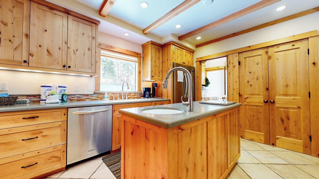 Photo of Kitchen in Mammoth Lakes