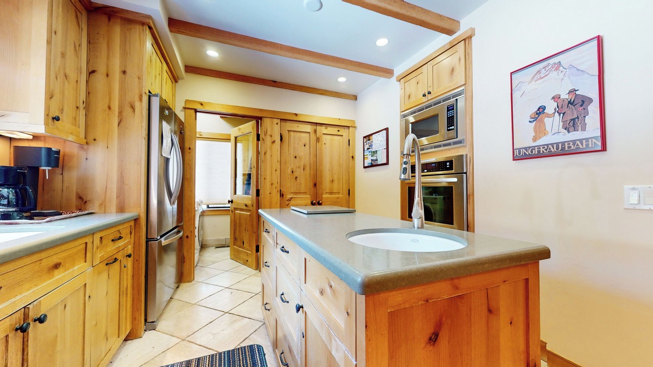 Photo of Kitchen in Mammoth Lakes