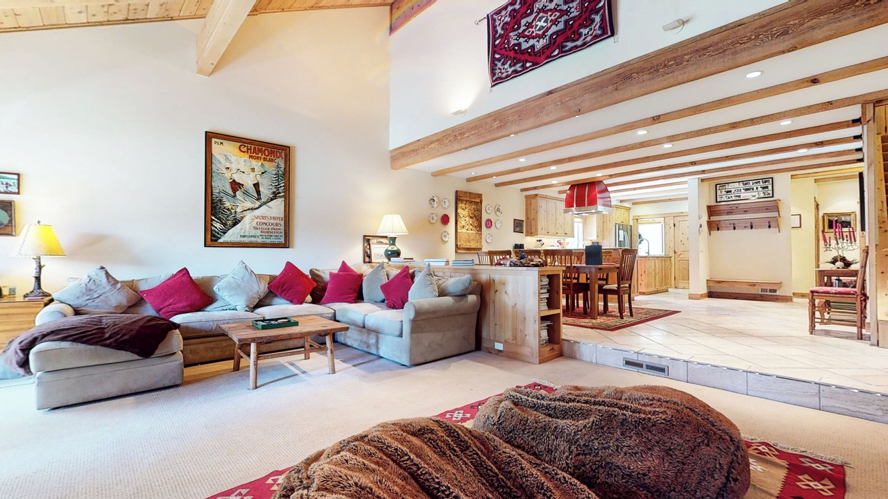 Photo of Livingroom in Mammoth Lakes