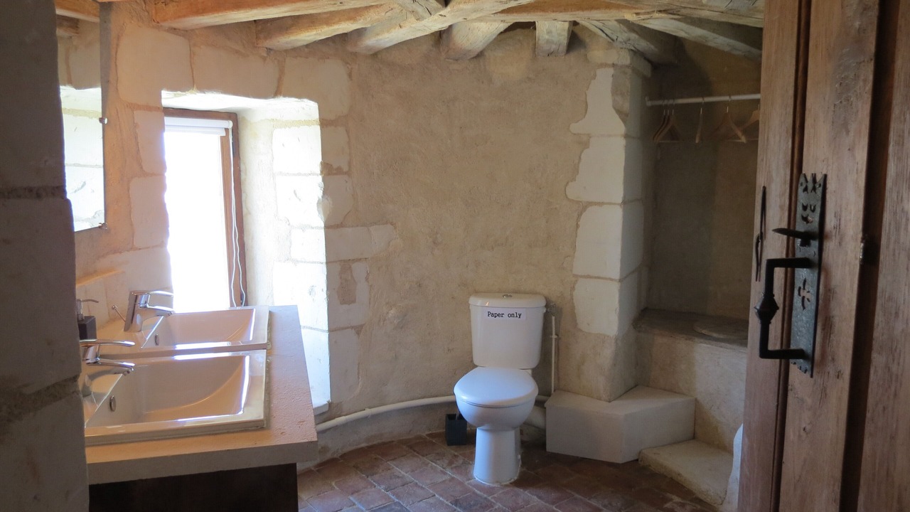 Photo of Bathroom in Thilouze