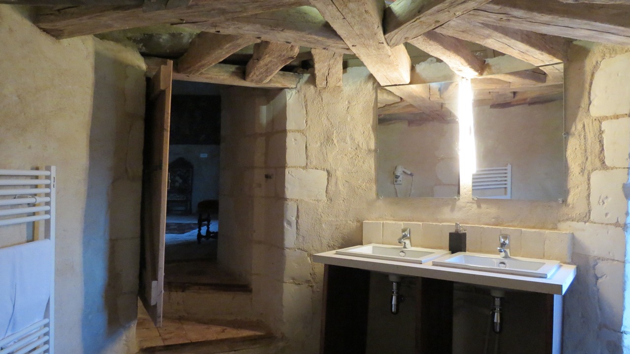 Photo of Bathroom in Thilouze