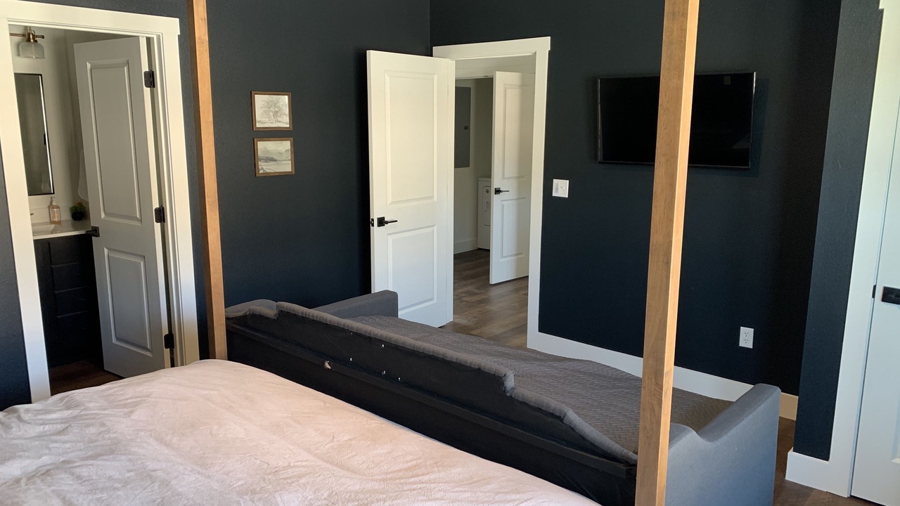 Photo of Bedroom in Hollister