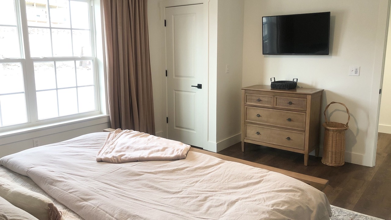 Photo of Bedroom in Hollister