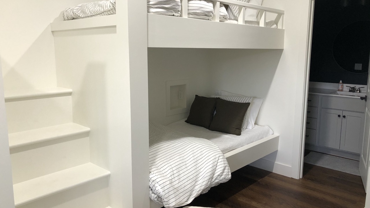 Photo of Bedroom in Hollister