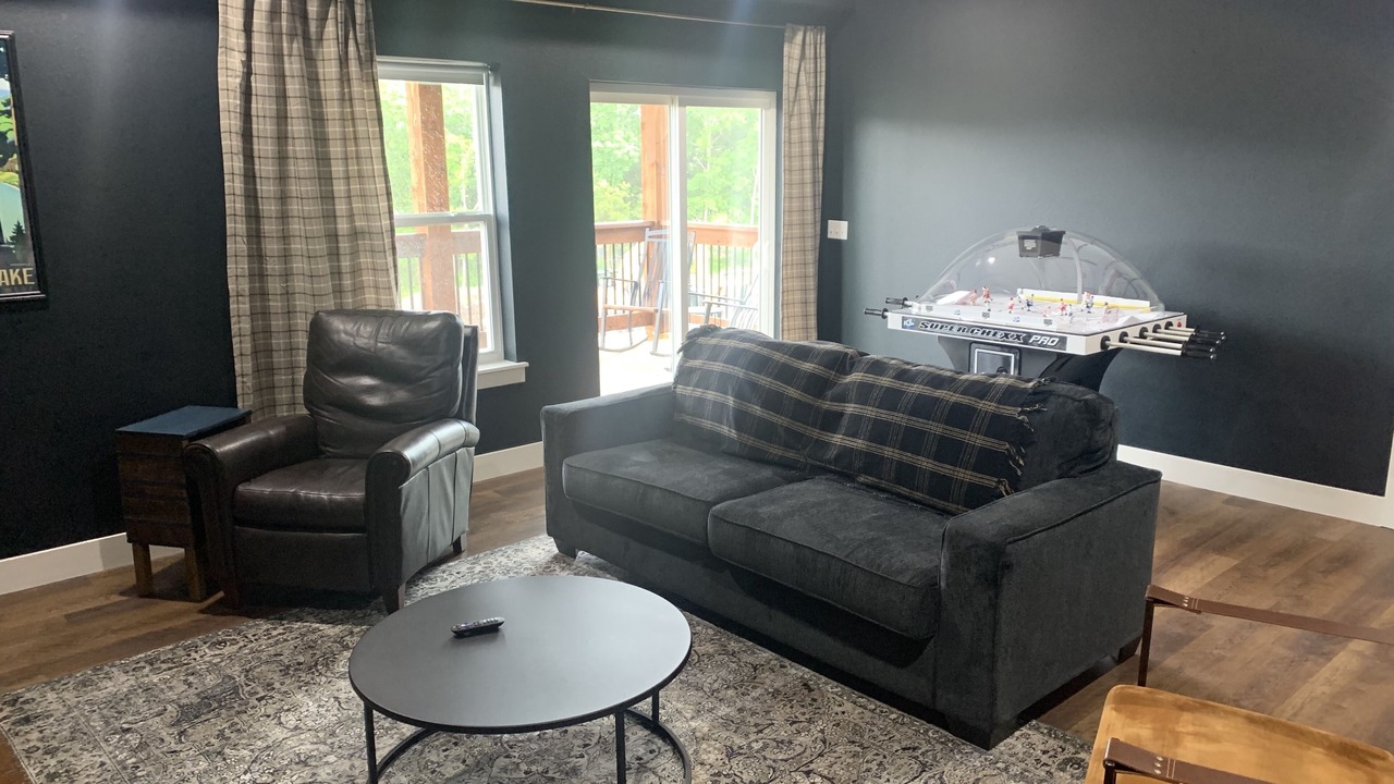 Photo of Livingroom in Hollister