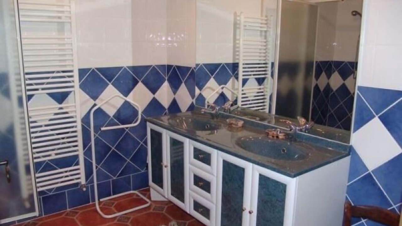 Photo of Bathroom in Void-Vacon
