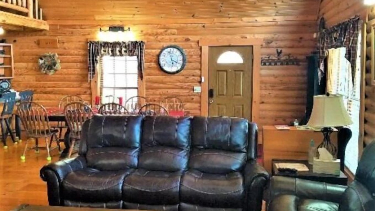 Photo of Livingroom in Bass Lake