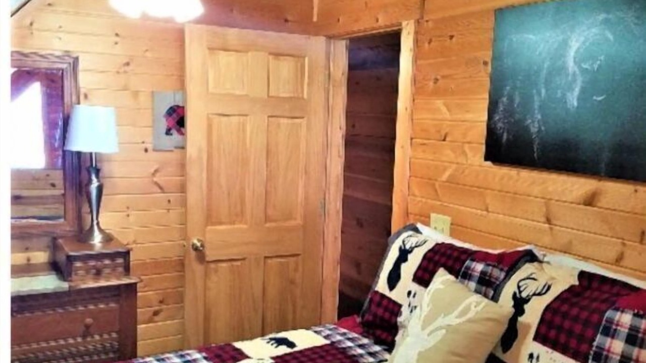 Photo of Bedroom in Bass Lake
