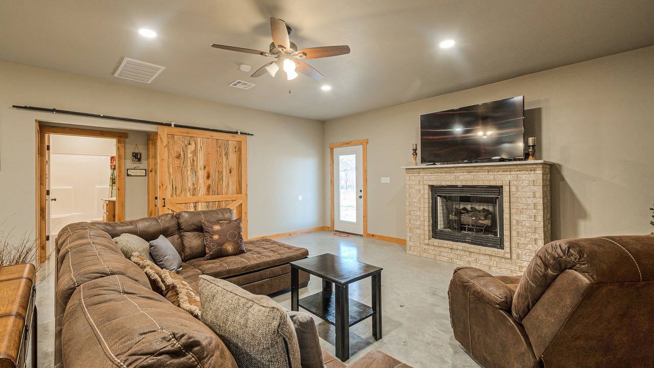 Photo of Livingroom in Kingston