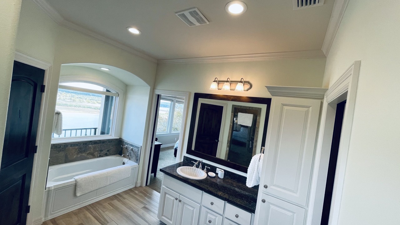 Photo of Bathroom in Spicewood