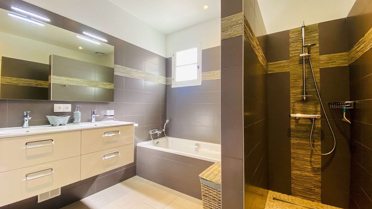 Photo of Bathroom in Le Bois-Plage-en-Re