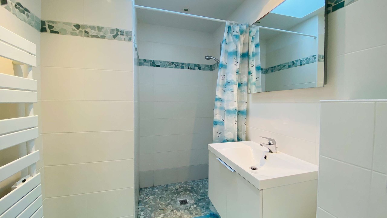 Photo of Bathroom in La Couarde-sur-Mer