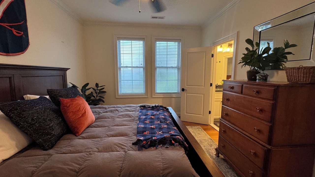 Photo of Bedroom in Jefferson Park Avenue