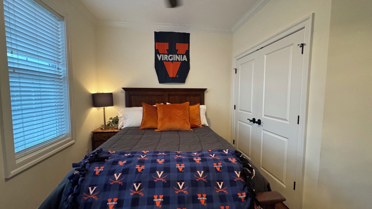Photo of Bedroom in Jefferson Park Avenue