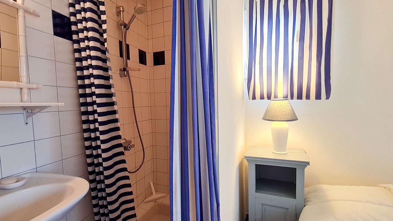 Photo of Bathroom in La Couarde-sur-Mer