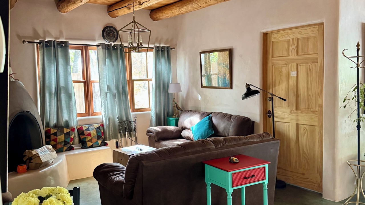 Photo of Livingroom in Taos