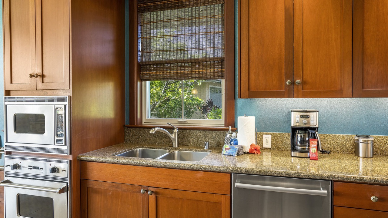 Photo of Kitchen in Waikoloa