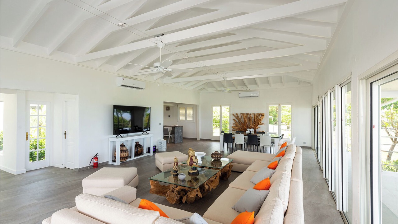 Photo of Livingroom in Orient Bay